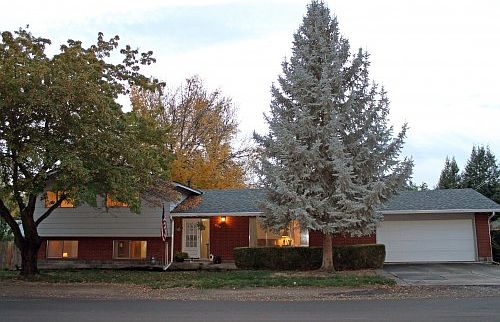 1st image of 820 Sturm Ave