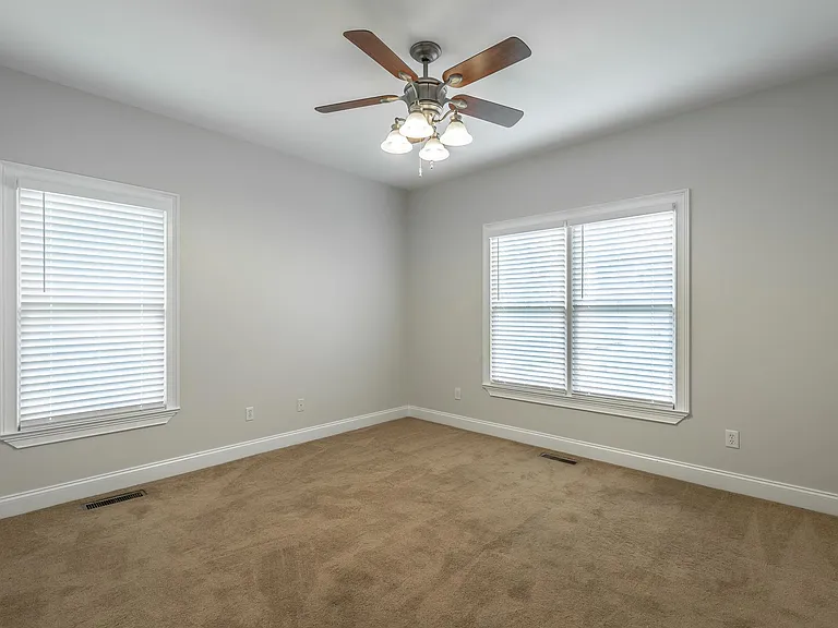 1911 Duncan Ave — Photo 15