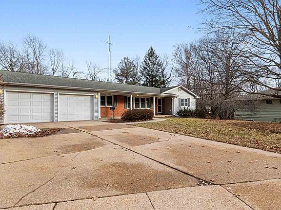 2nd image of 114 Potomac Dr