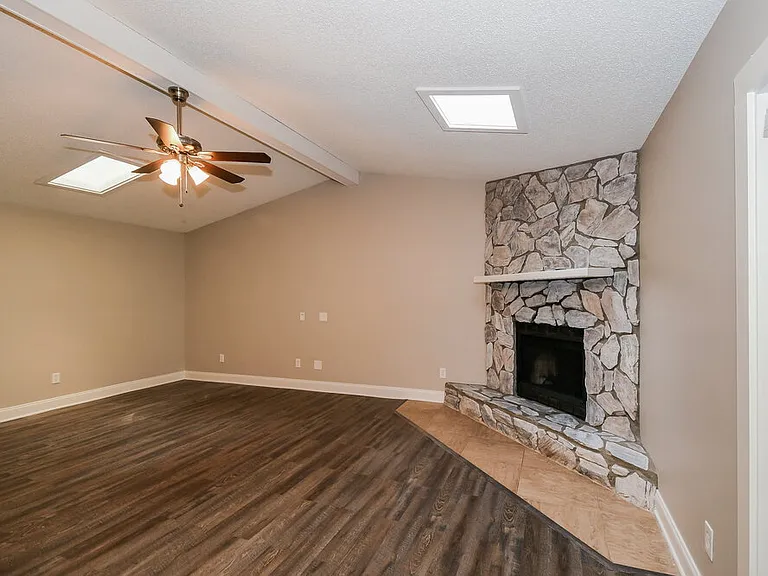 6020 Pine Ave — Photo 5