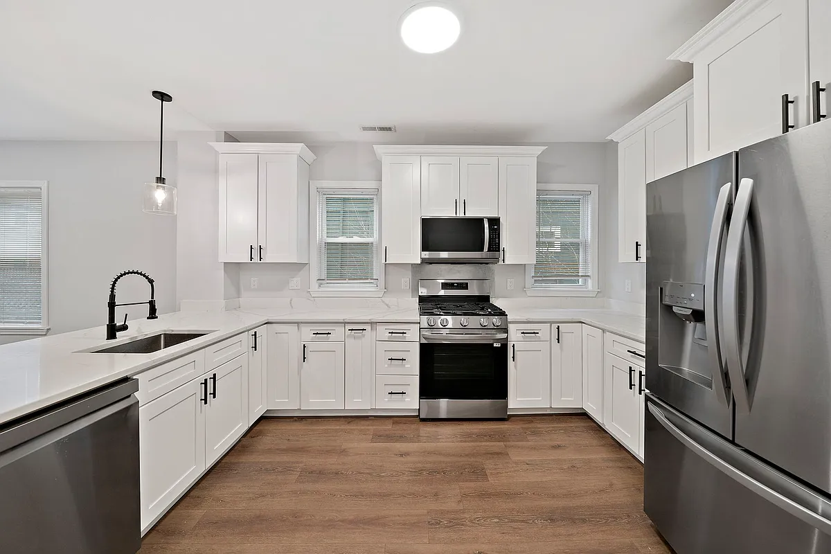Building Photo - 22 Madison Ave #1