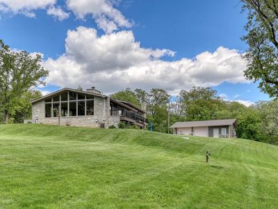 S12W29085 Summit AVENUE, Waukesha, WI, 53188