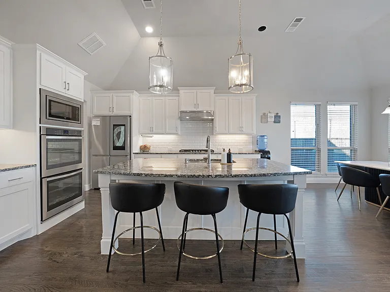 12615 Burnt Prairie Ln — Photo 6