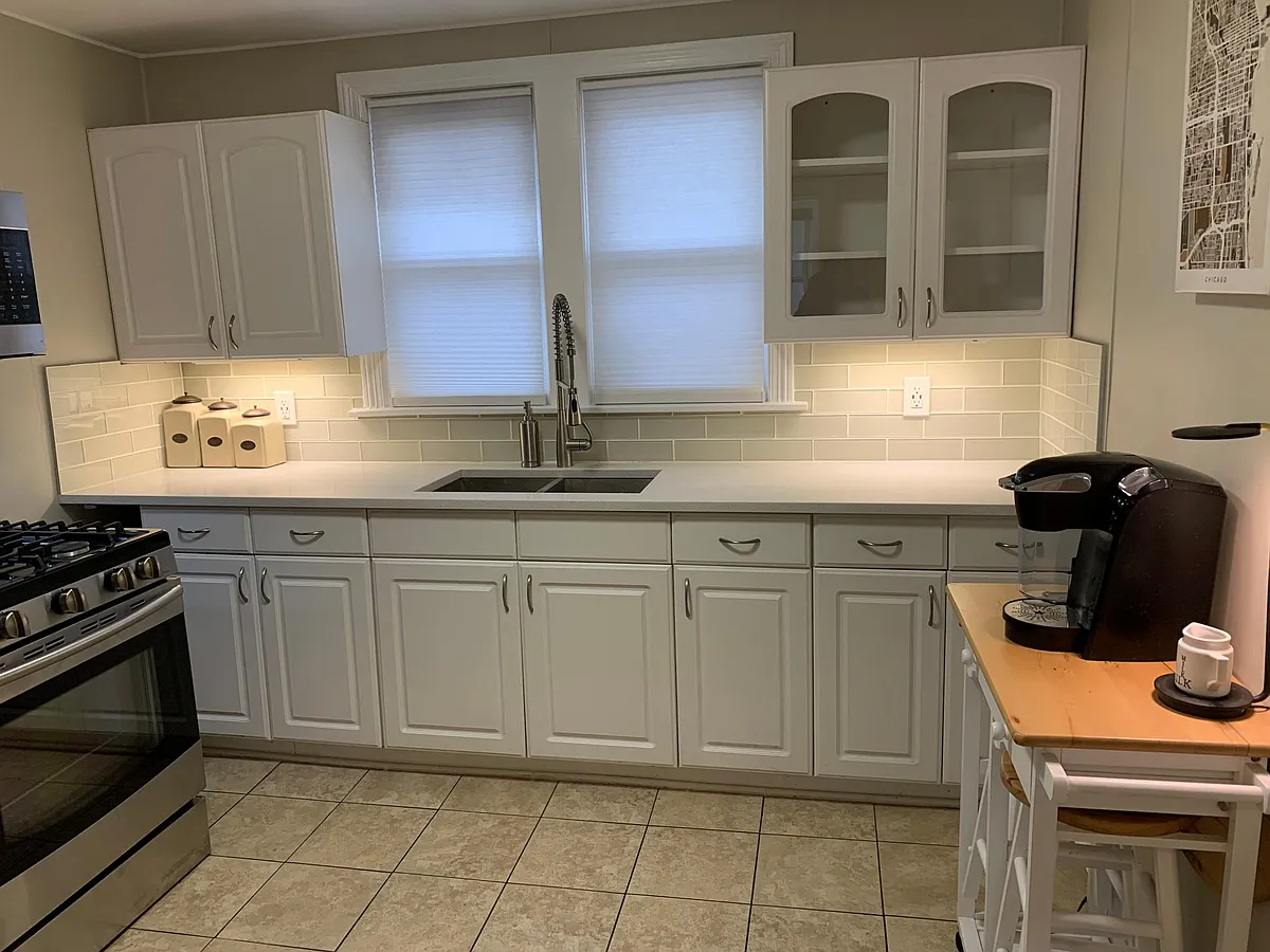 Building Photo - 4926 W Schubert Ave #2