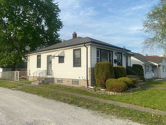 3rd image of 432 E 161st Pl