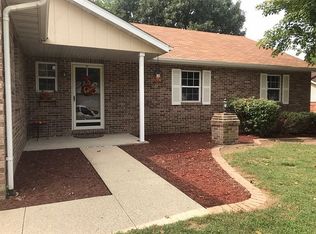 1842 Spruce Hill Dr, Belleville, IL