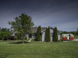 12779 Clover Ln, Charlevoix, MI 49720