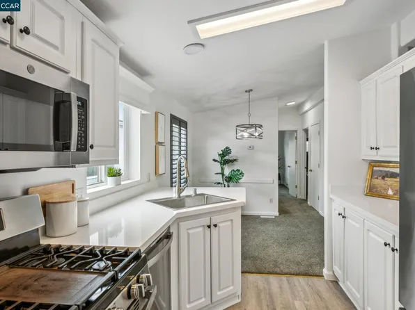 115 Cabana Dr #115, Napa, CA 94558