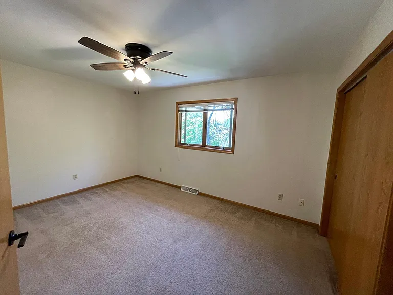 W3128 Harvard Ct — Photo 16