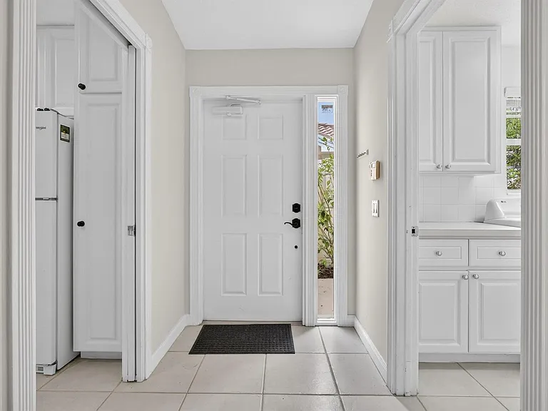 8154 Montserrat Pl — Photo 9