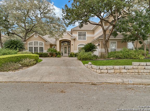 2nd image of 8 Inwood Heights Dr N