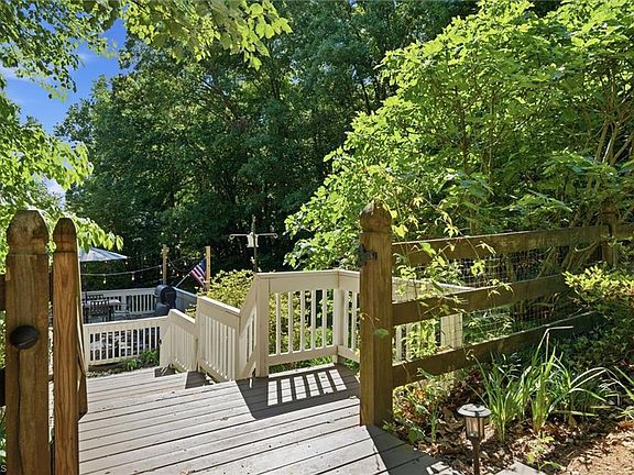 3rd image of 4432 Cooper Rd