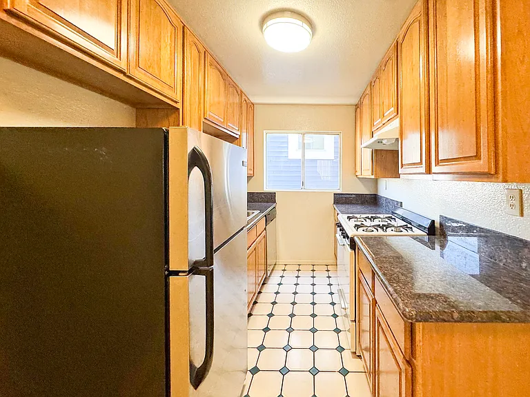 4623 Prospect Ave #3 — Photo 5