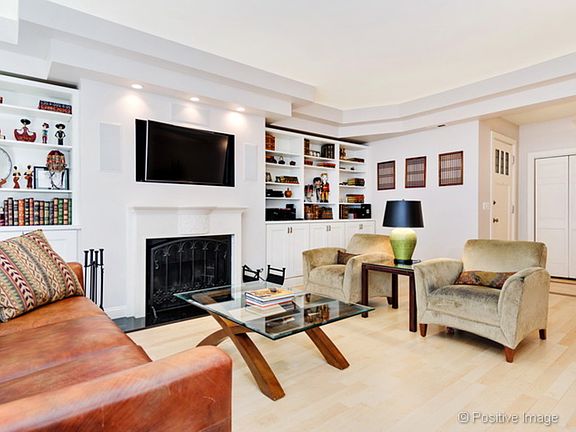 4th image of 10 E Schiller St APT 2E
