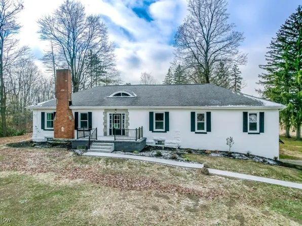 6239 Paris Ave, Louisville, OH 44641