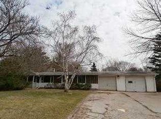 10210 Root River Dr, Caledonia, WI 53108