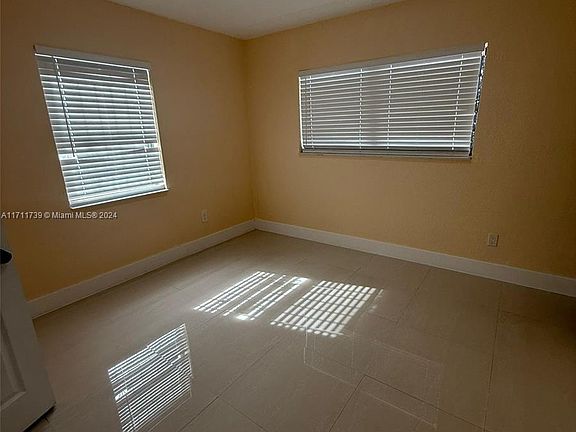 4th image of 255 NW 189th St