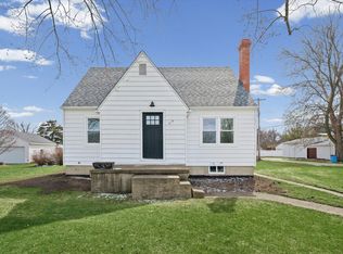 619 E 11th St, Gibson City, IL 60936