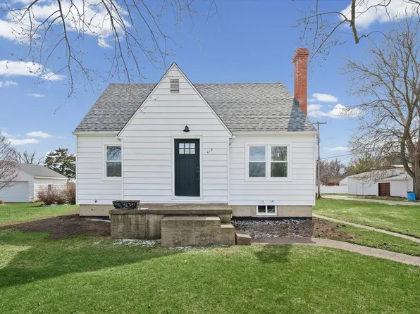 619 E 11th St, Gibson City, IL 60936