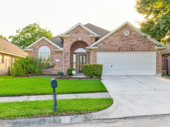 4115 Applerock Dr, Baytown, TX 77521