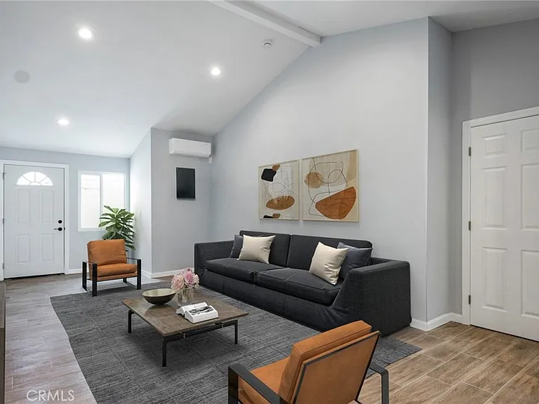 1514 E Young St #1 — Photo 10