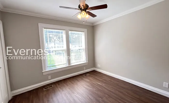 507 S Lovell Ave — Photo 10