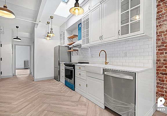 2nd image of 163 W 126th St #3
