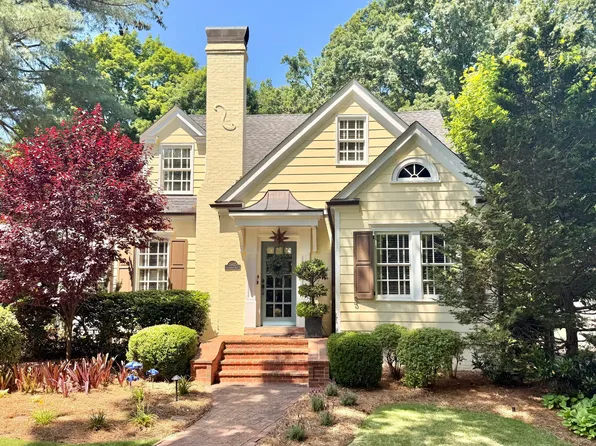 2605 Lochmore Dr, Raleigh, NC 27608