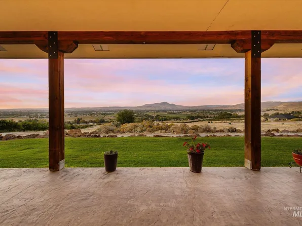 995 Hermosa St, Emmett, ID 83617