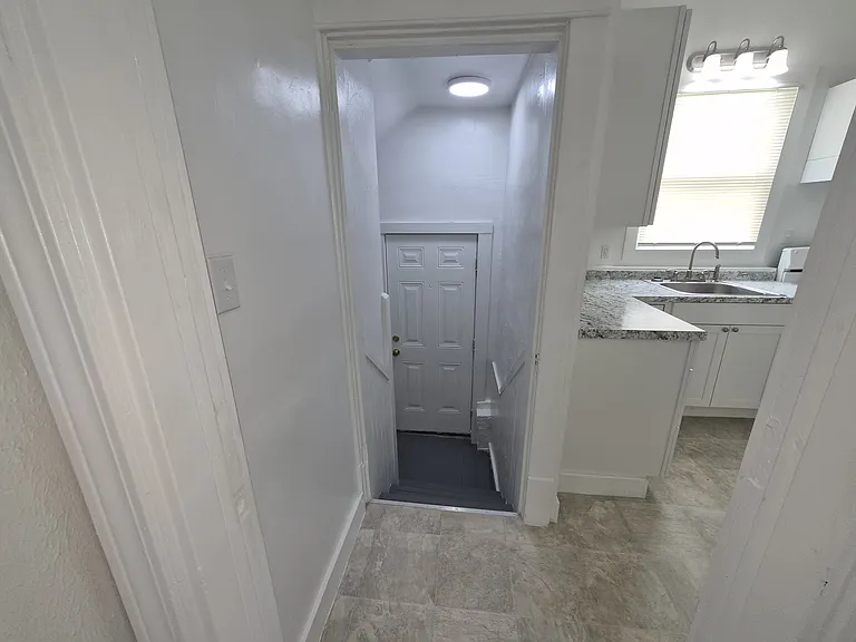 113 Delaware Ave — Photo 10