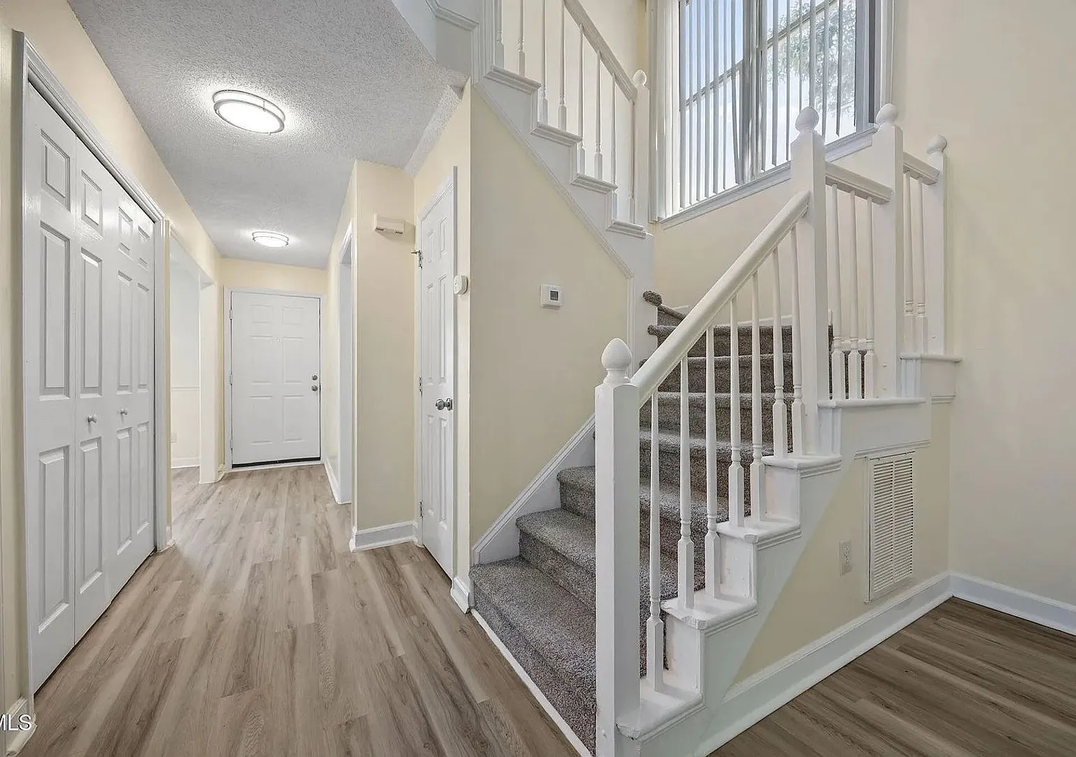 Room in 3 Bedroom Home in Raleigh — Photo 4
