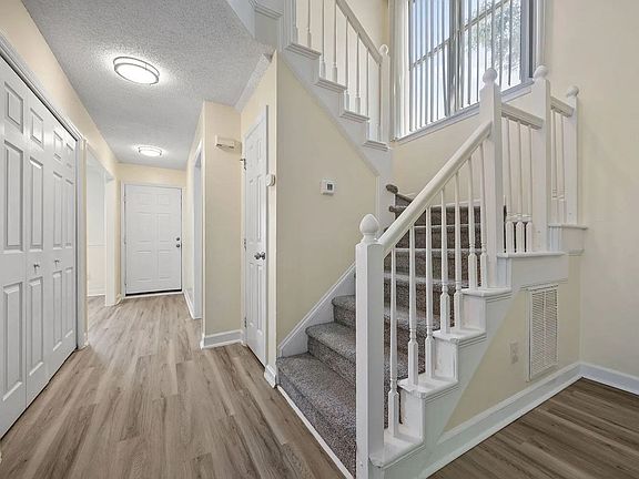 4th image of 1627 Oakland Hills Way