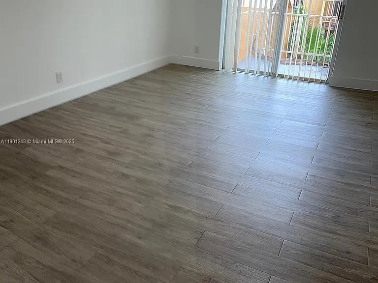 18101 NW 68th Ave #E210 — Photo 1