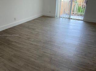 18101 NW 68th Ave APT E210, Hialeah, FL 33015
