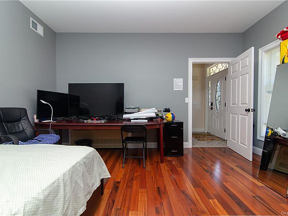 3rd image of 3 Toms Ln