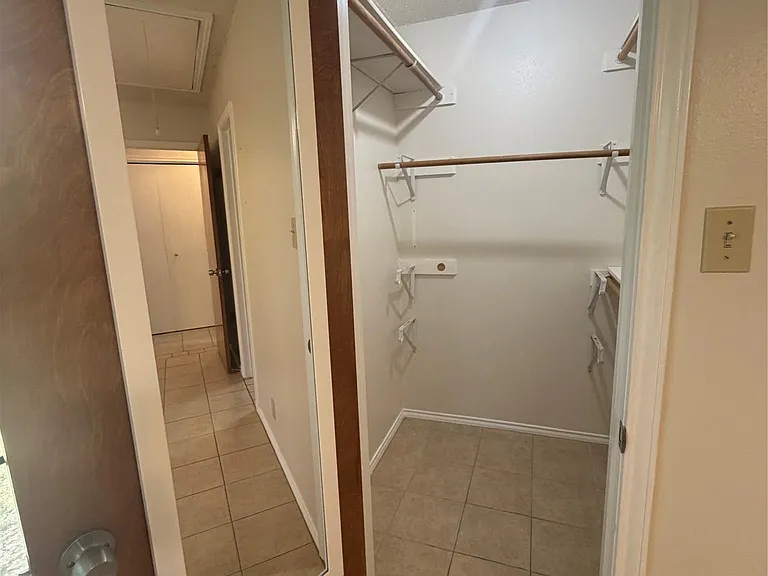 11101 Oak Branch Dr — Photo 35