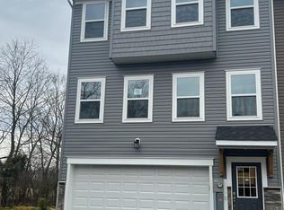 16 Lyriq Ct, Inwood, WV 25428