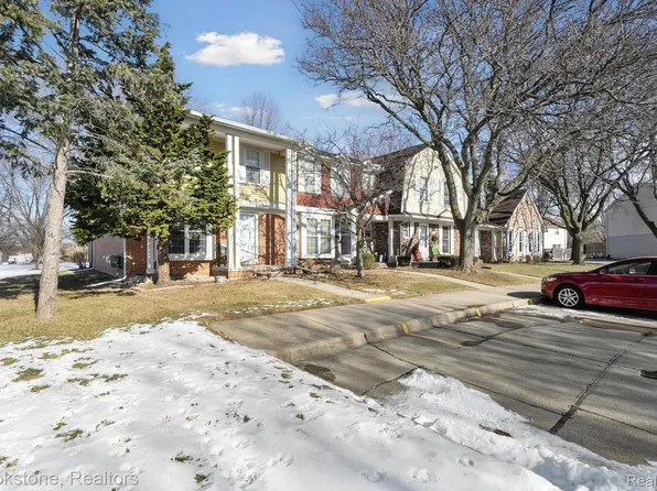 36331 Park Place Dr, Sterling Heights, MI 48310