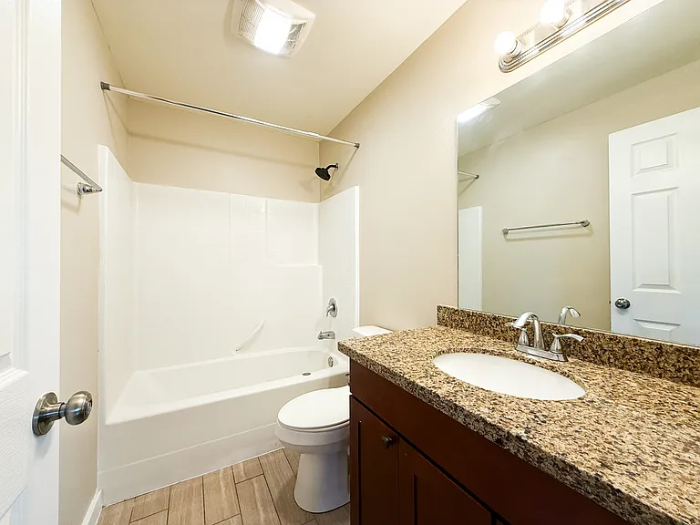 1808 Harrington Ave NE — Photo 10