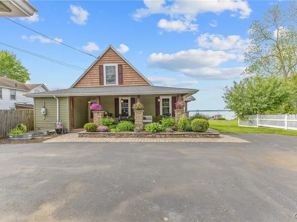 6591 Lakeshore Rd, Cicero, NY 13039