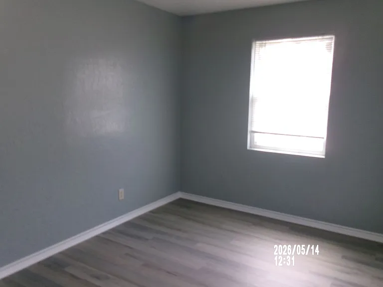 220 SW 24th St — Photo 15