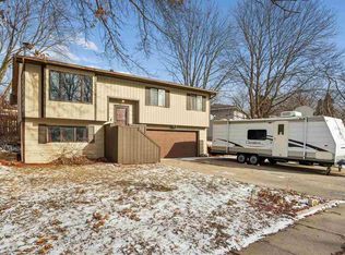 1110 Apple Ct, Iowa City, IA 52240