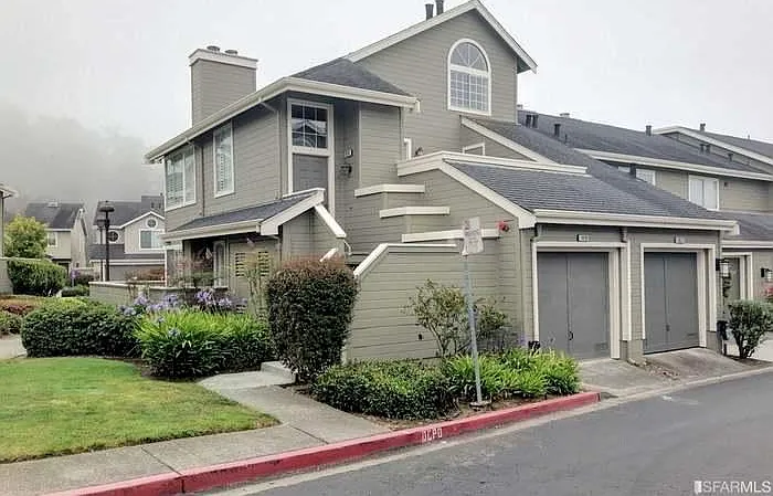 Graystone Ln
