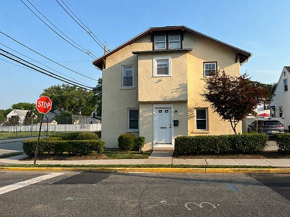 3rd image of 70 W Palisade Ave #4