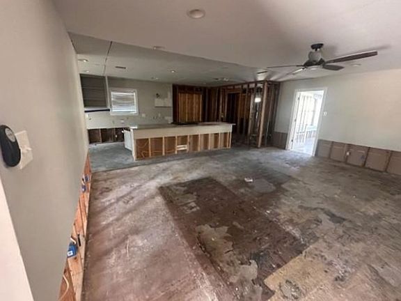 3rd image of 18918 Casper Dr