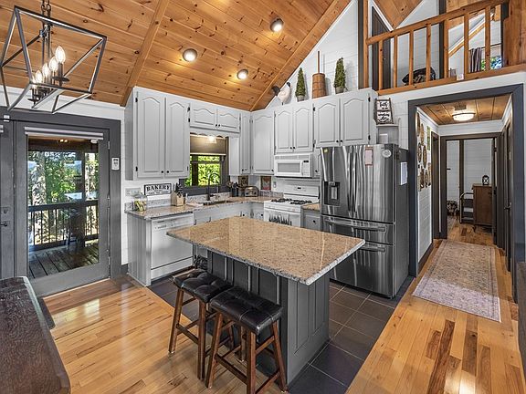 5th image of 832 Scenic Mountain View Rd