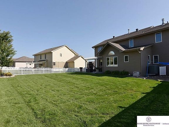 4th image of 2130 Stillwater Dr