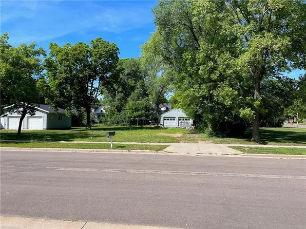 1240 Bellevue Avenue, Eau Claire, WI 54703