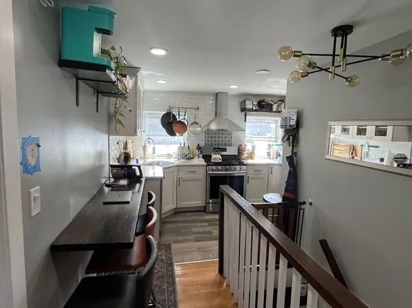 530-532 40th Street image 2 of 8