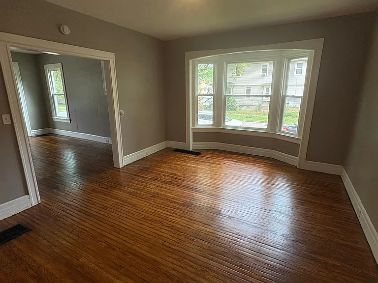 678 Genesee St #678 — Photo 7
